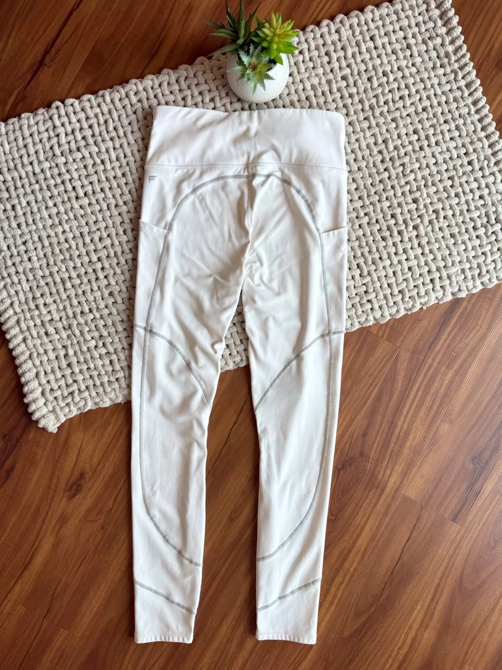 Fabletics | Women’s Reflective Cold Weather High-Waisted Legging | White | Large